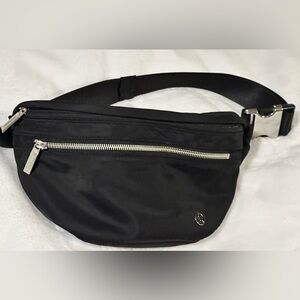 Lululemon City Adventurer Belt Bag 2.5L in Black